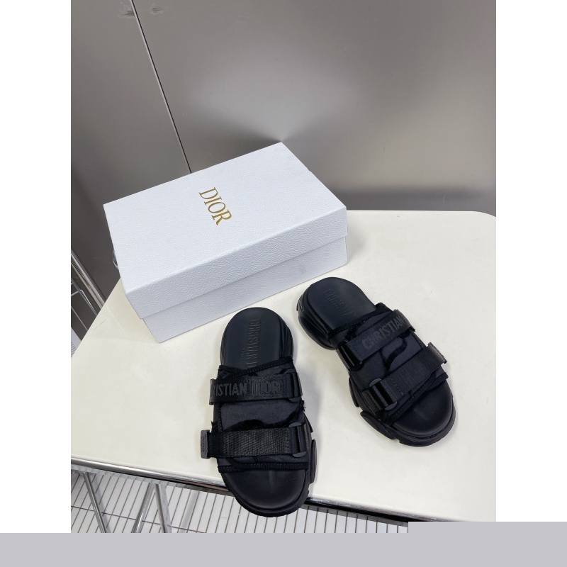 ch**an D*or slippers